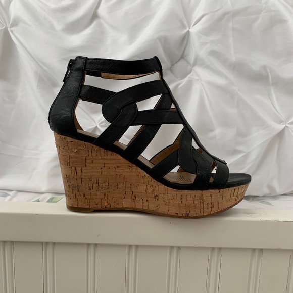 Nine West wedge Heels - Picture 3 of 3